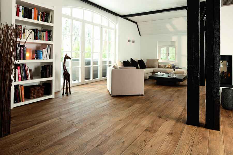 Oak Alamo Plank Room
